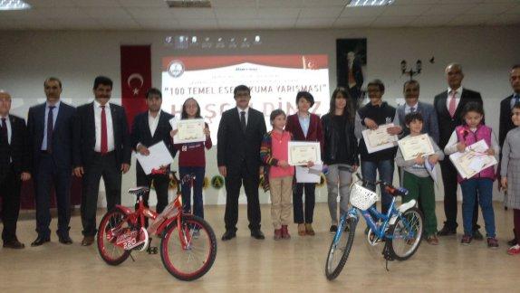 "Okuyan Şehir Manisa Projesi" kapsamında Okuma Yarışmasında Ödülleri Aldılar